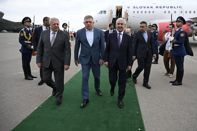 Премьер-министр Словакии прибыл с визитом в Азербайджан